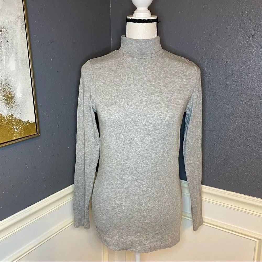 White and Warren long sleeve turtleneck top